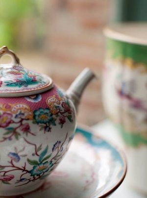 Tea pot floral vintage style - Ladylike style - mylusciouslife.jpg
